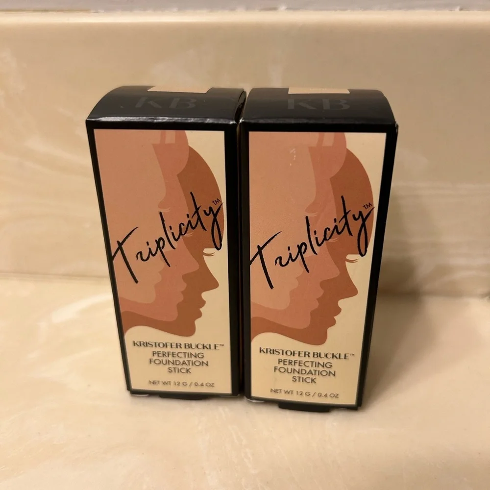 KRISTOHER BUCKLE - Triplicity Perfecting Foundation Stick Light